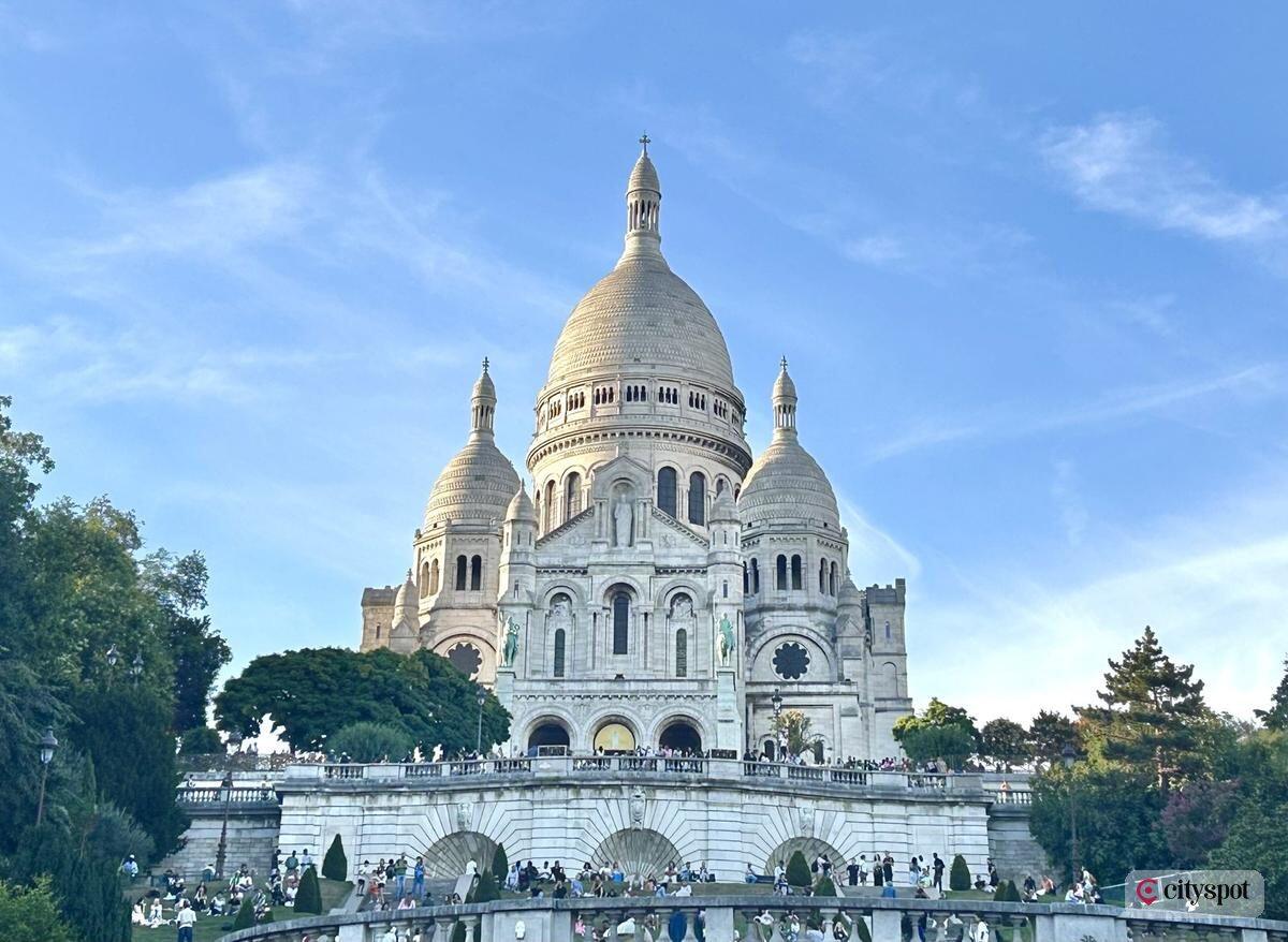 Montmartre: The Hilltop Village That Reinvented Modern Art