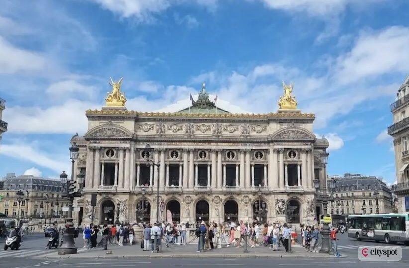Opéra & Grands Boulevards: Haussmann's Stage Set for Parisian Splendor